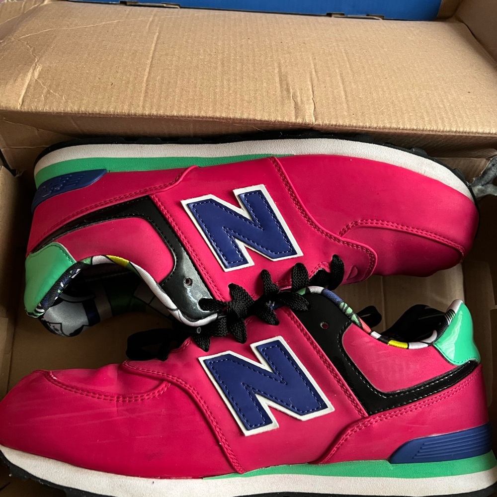 Pink New Balance 574.